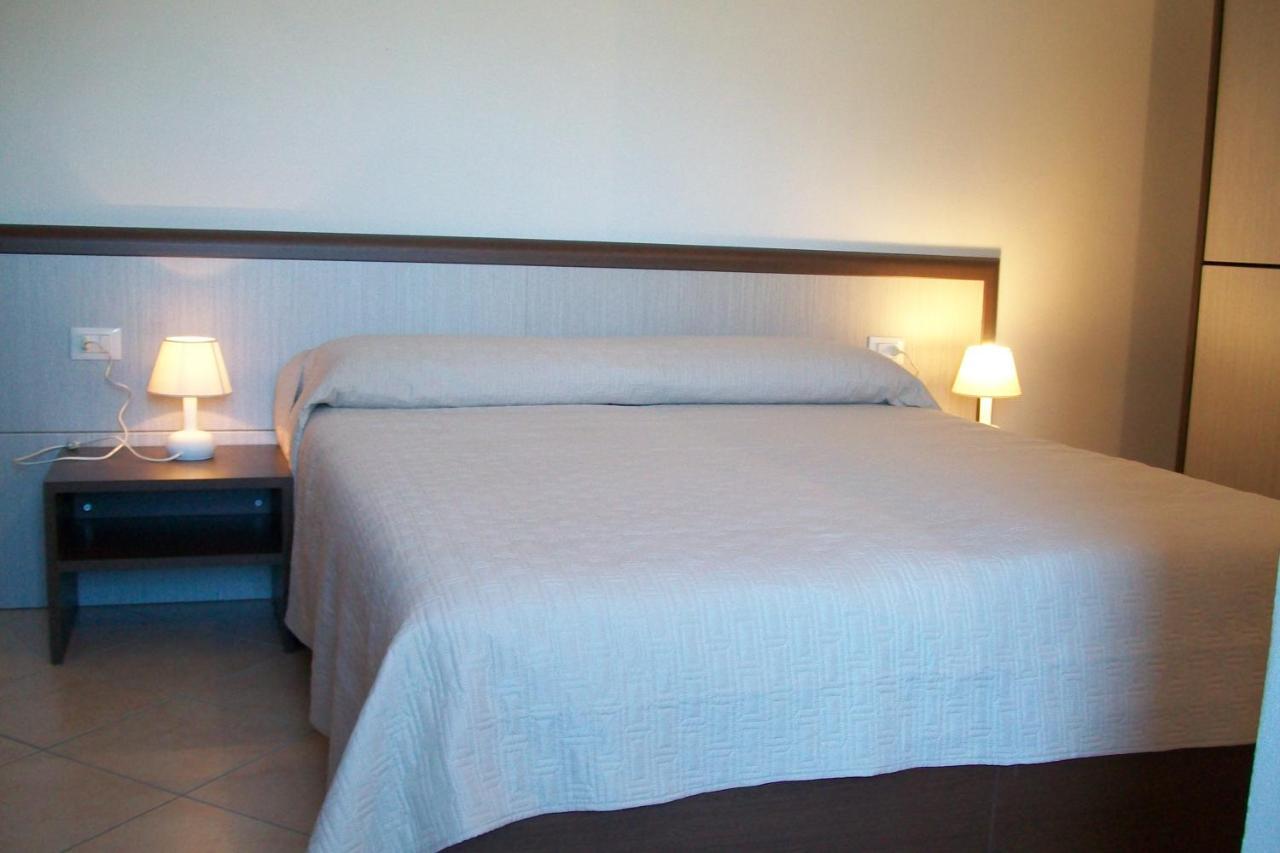 오로세 Domo - Guest-House Il Nespolo Fiorito B&B 외부 사진