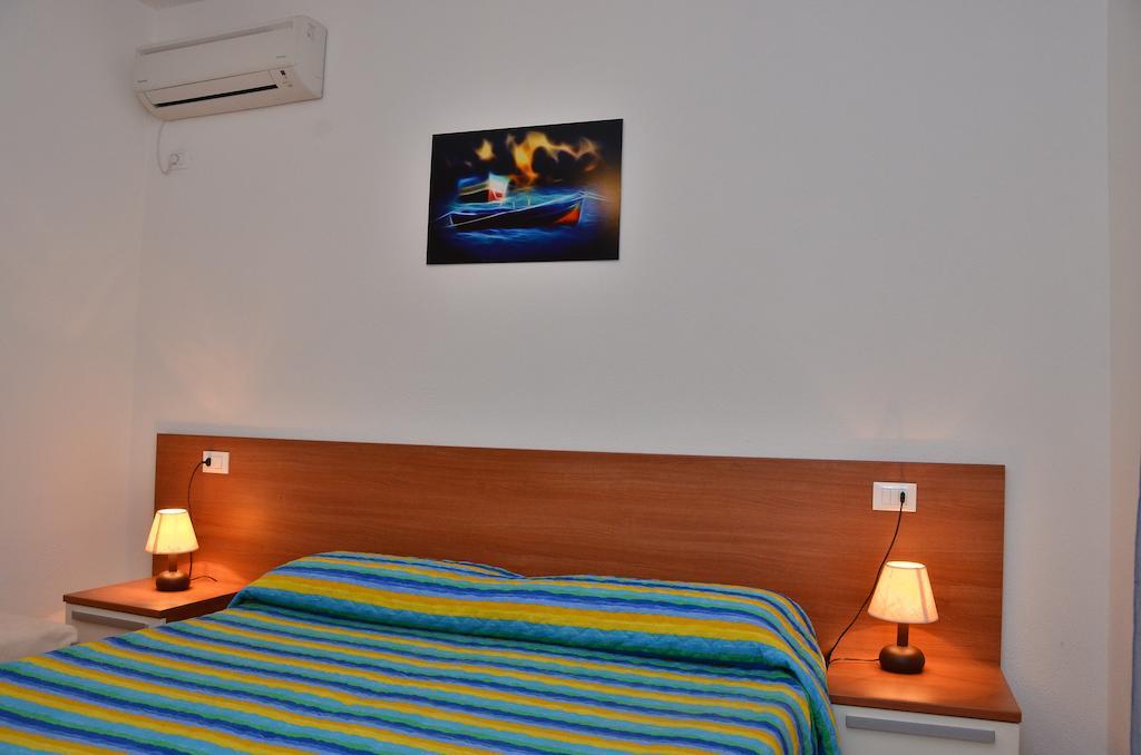 오로세 Domo - Guest-House Il Nespolo Fiorito B&B 객실 사진