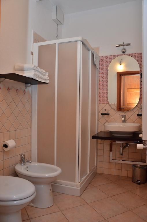 오로세 Domo - Guest-House Il Nespolo Fiorito B&B 외부 사진