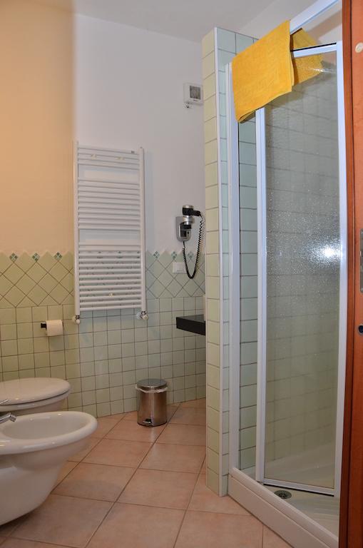 오로세 Domo - Guest-House Il Nespolo Fiorito B&B 객실 사진