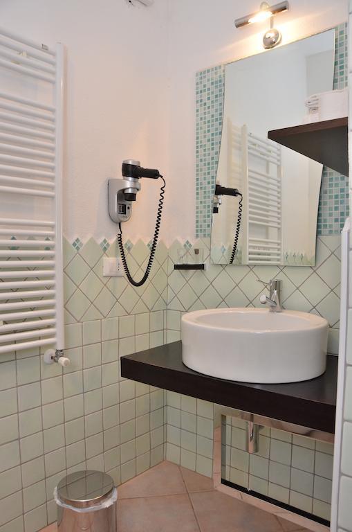 오로세 Domo - Guest-House Il Nespolo Fiorito B&B 외부 사진