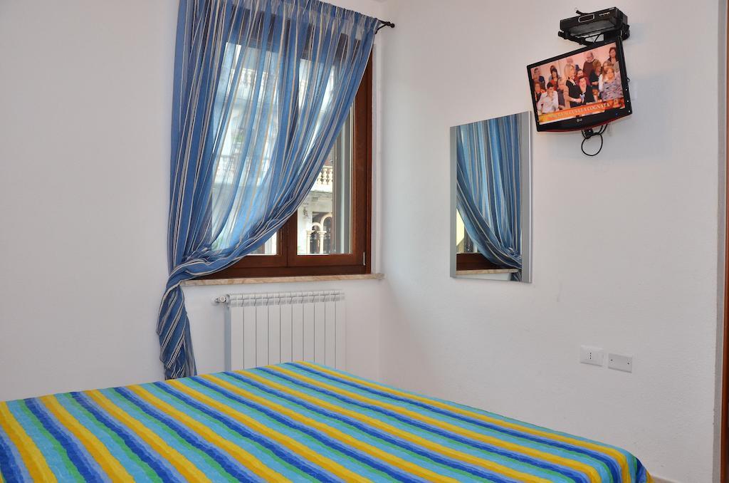 오로세 Domo - Guest-House Il Nespolo Fiorito B&B 외부 사진
