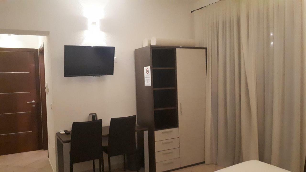 오로세 Domo - Guest-House Il Nespolo Fiorito B&B 외부 사진